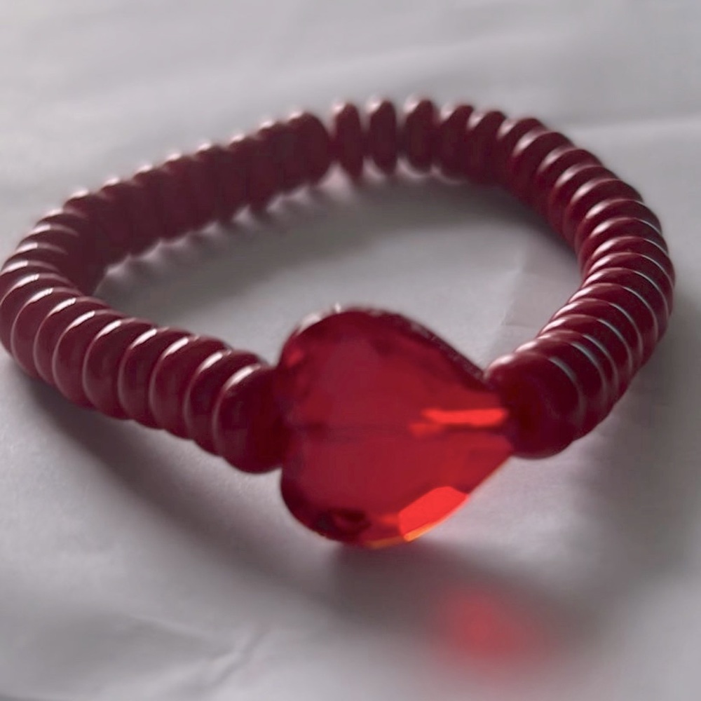 Handmade heart stretch bracelet